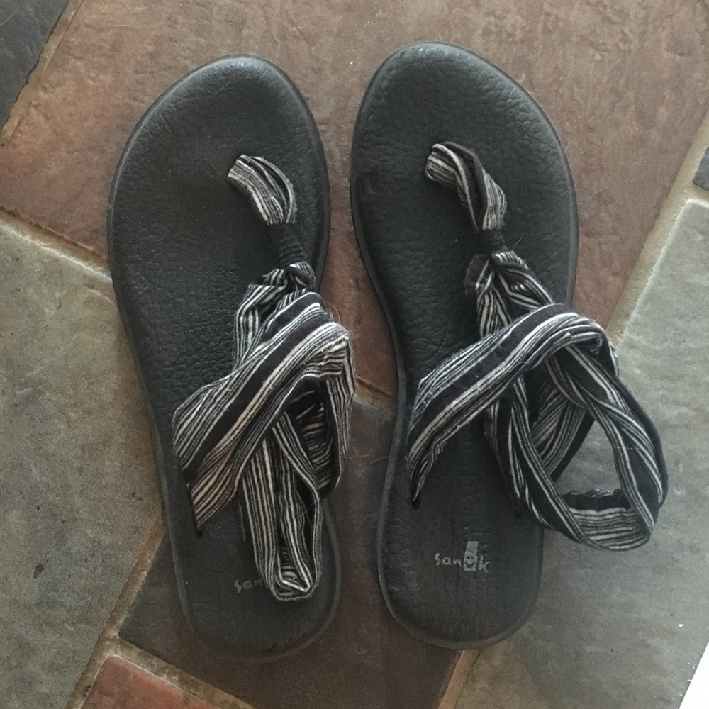 Sanuk sandals